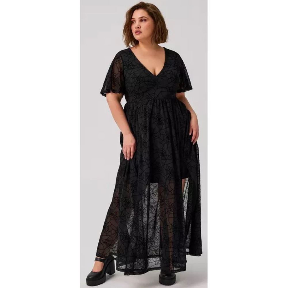 Torrid Nightfall Mesh Maxi Dress Black Spiderweb Gothic V-Neck Slit Pockets
